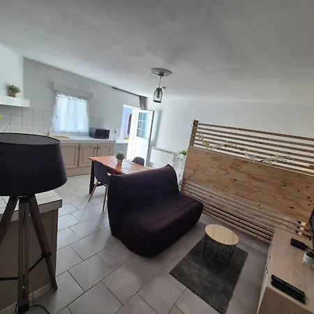 Jacuzzi Privatif Chauffe - Terrasse & Clim *